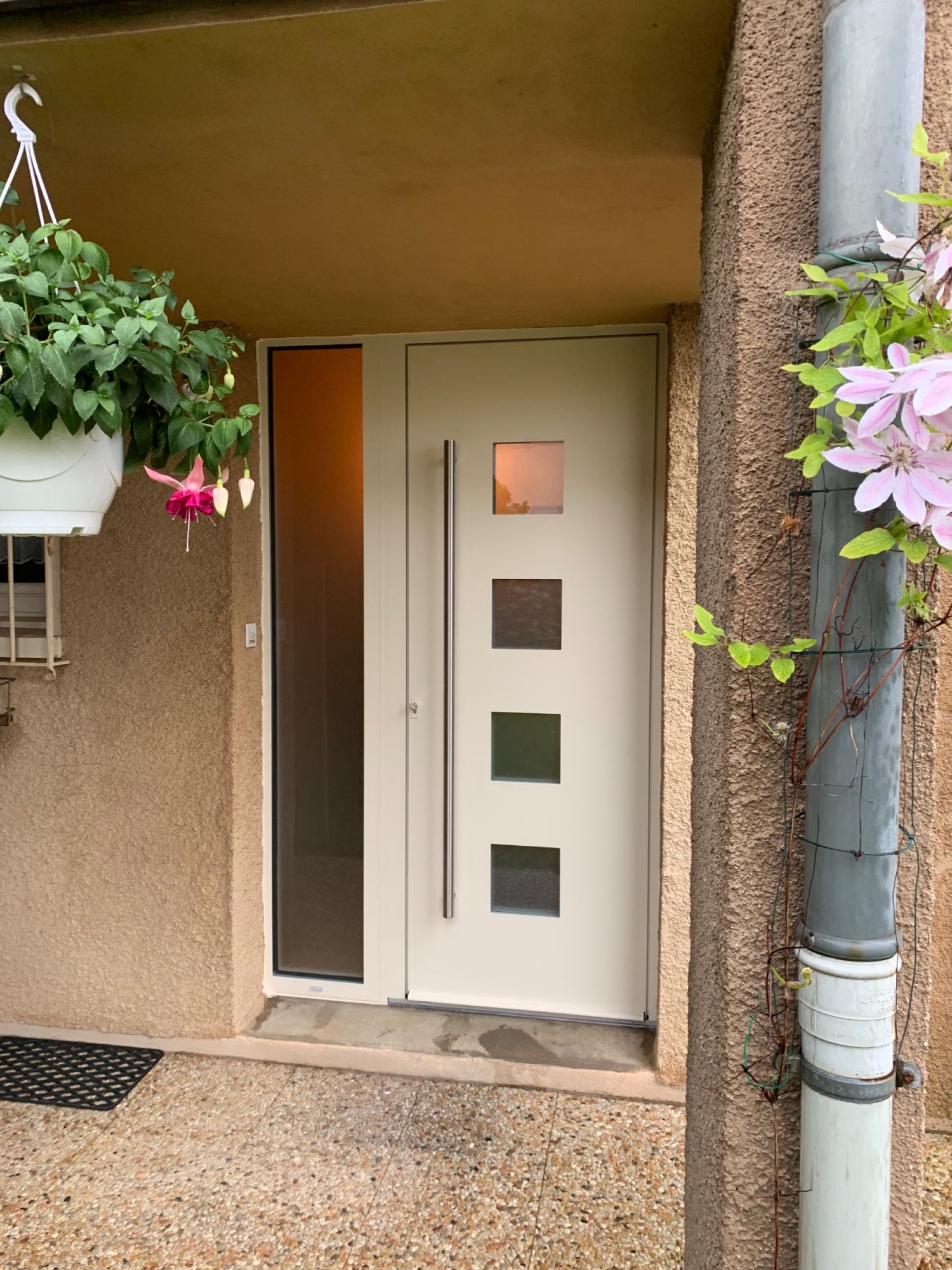 Porte d'entrée en aluminium blanc