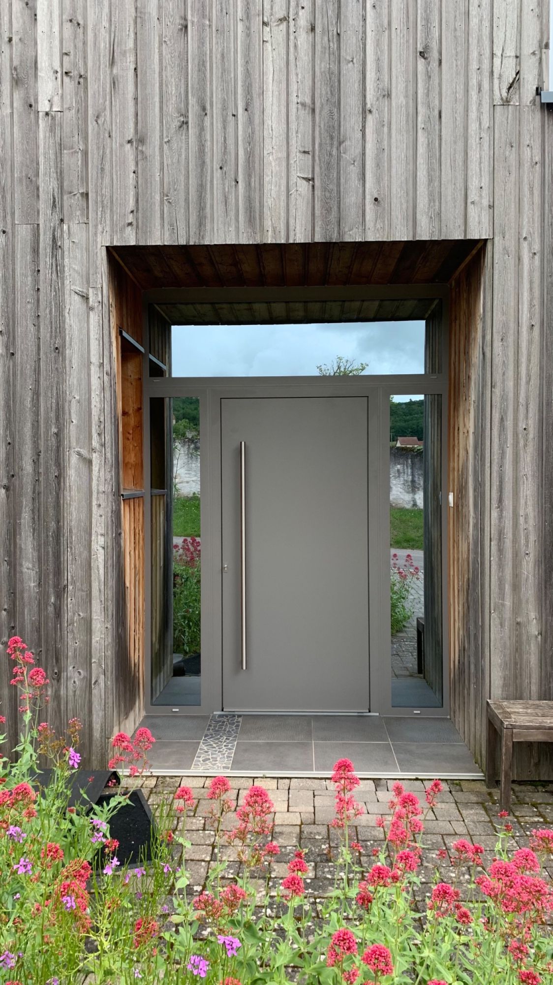 Porte d'entrée moderne aluminium gris diamant